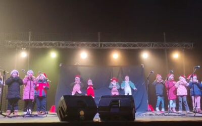 Naši prvašići širili blagdansku radost na Humanitarnom adventu u Kravarskom