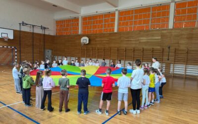 Mala škola velikog prijateljstva: predškolci iz Kravarskog posjetili naš 1.a razred